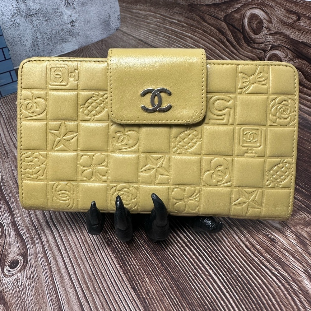 Chanel Long Wallet Icon Leather GUC​​